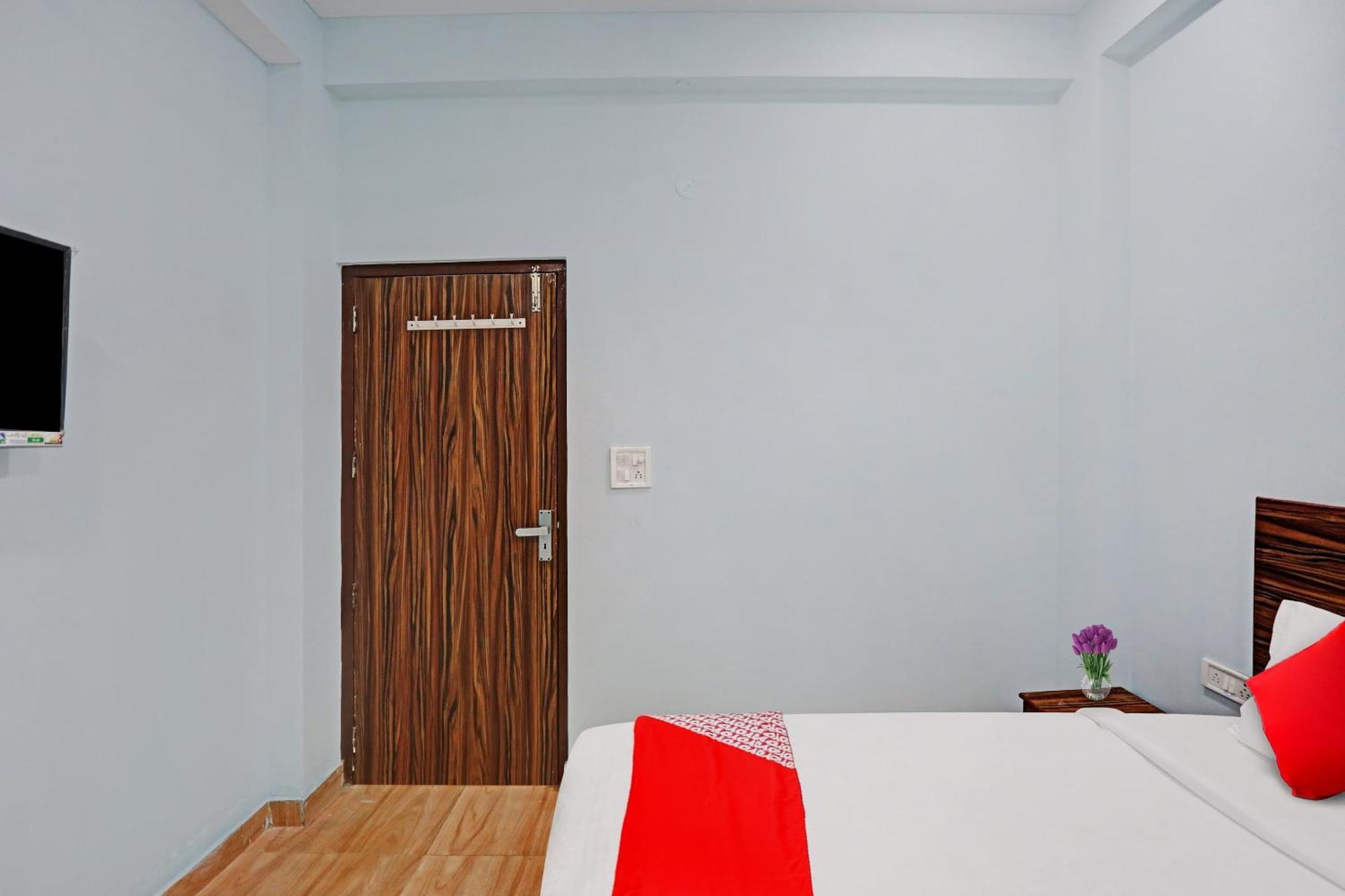 Hotel O Surya Gold Guest House Najafgarh ภายนอก รูปภาพ