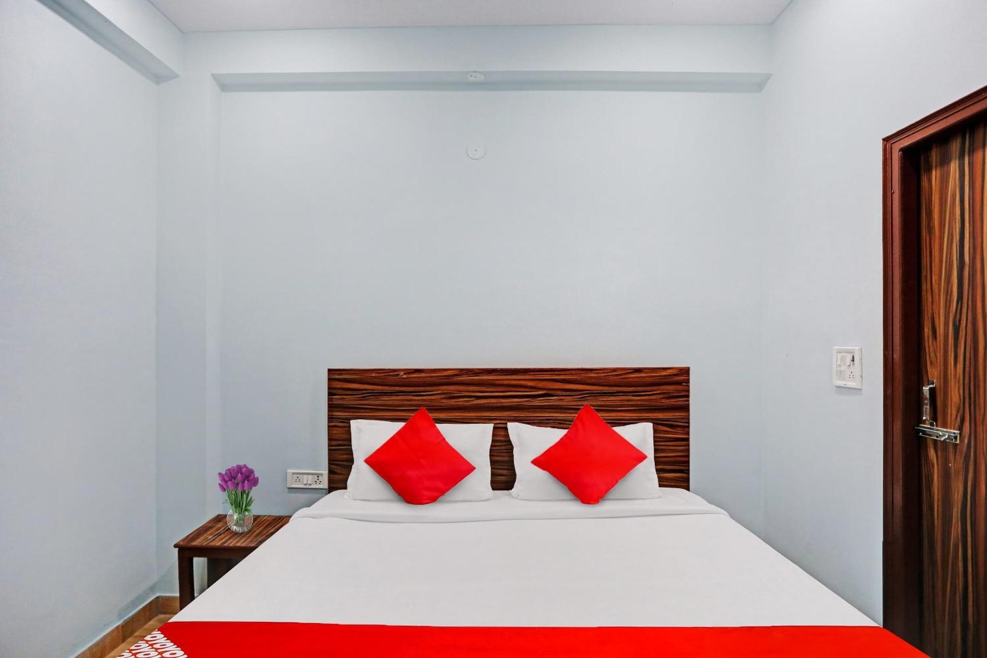 Hotel O Surya Gold Guest House Najafgarh ภายนอก รูปภาพ