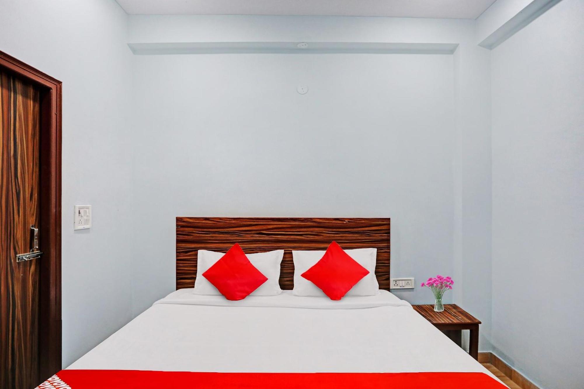 Hotel O Surya Gold Guest House Najafgarh ภายนอก รูปภาพ